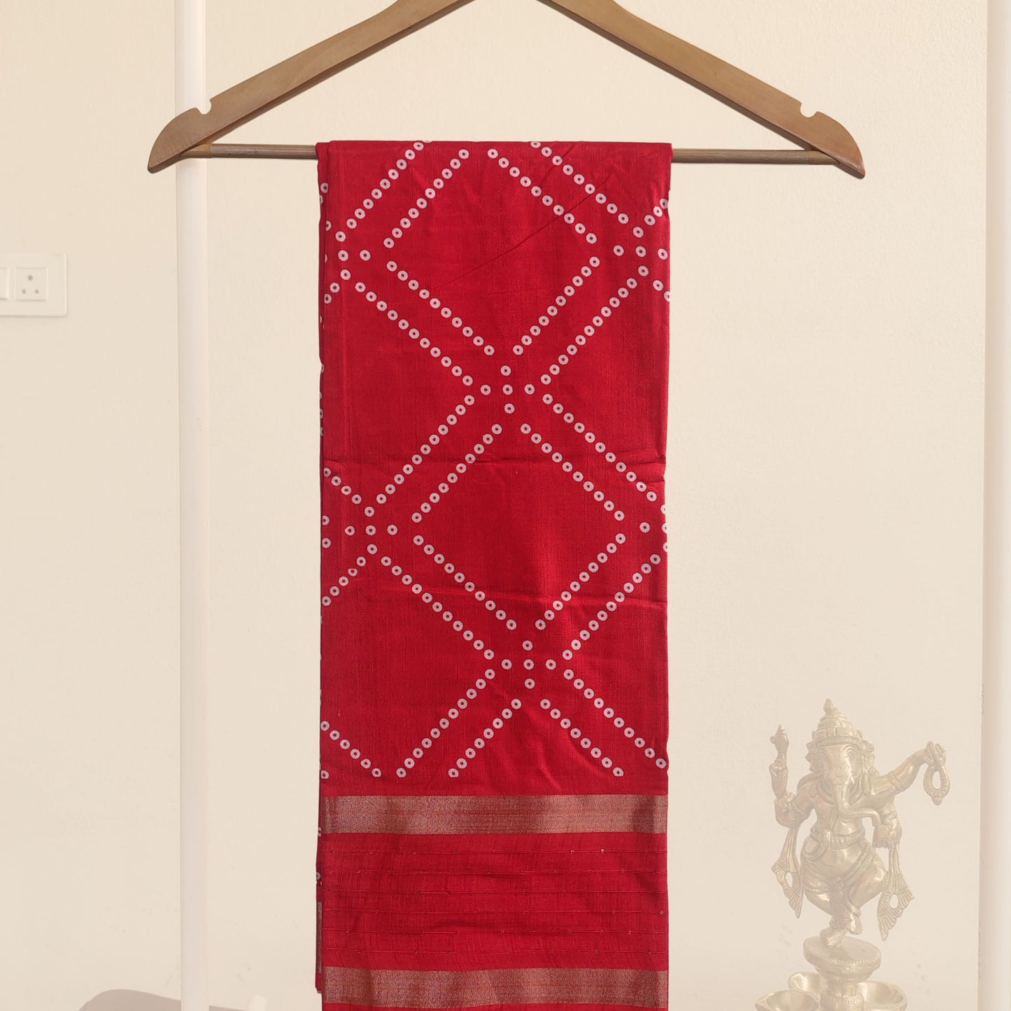 Bandhani Saree with Zari Border