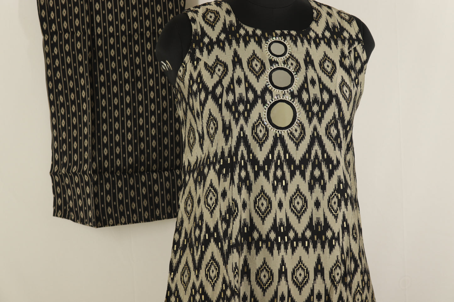 Ikat Essence Kurta Set – Black & Beige Handloom Style